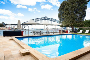 Cosy Harbourside Apartment With Bridge View Pool